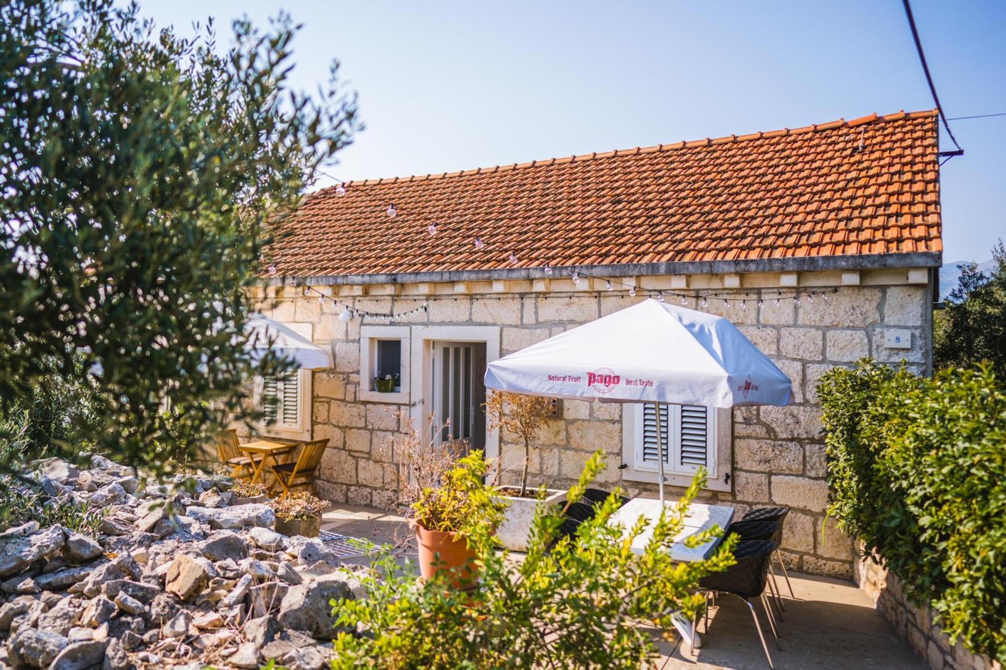 Orgula Hotel Lumbarda Exterior photo