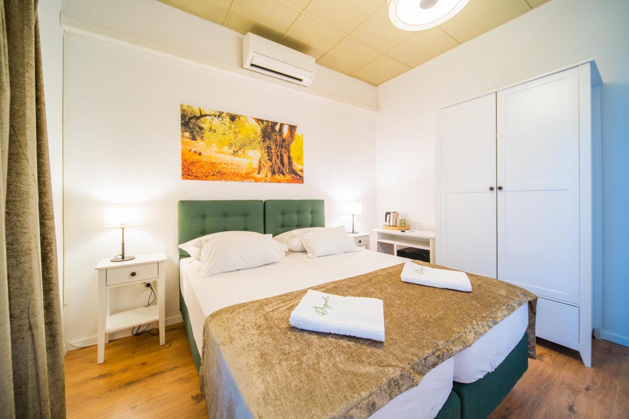 Orgula Hotel Lumbarda Exterior photo